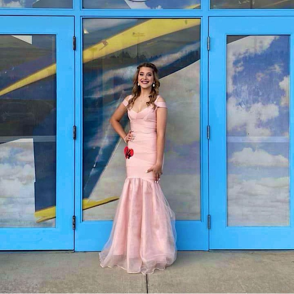 Gorgeous pink slim-fitting Sherri Hill prom/pageant dress - $300 OR BEST OFFER